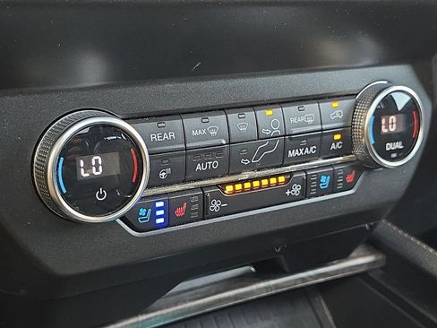 Used 2020 Ford Expedition Limited w/ Equipment Group 302A AWD/4WD image 21