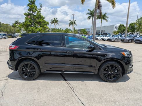 Certified 2024 Ford Edge ST-Line AWD/4WD image 3