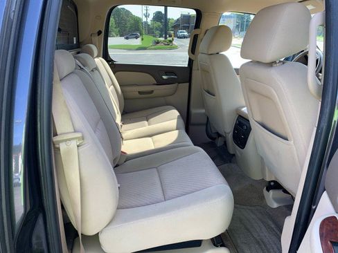 Used 2011 Chevrolet Avalanche LS RWD image 13