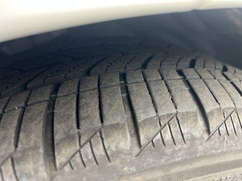 Used 2025 Mercedes-Benz C 300 4MATIC Sedan image 12