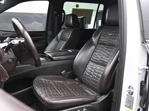 Used 2023 Cadillac Escalade ESV Sport Platinum w/ LPO, ONYX Package AWD/4WD image 6