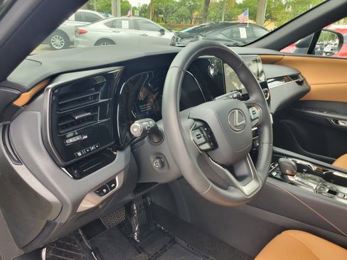Used 2025 Lexus RX 350 FWD w/ Technology Package image 15