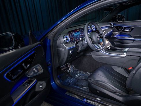 Certified 2025 Mercedes-Benz CLE 300 4MATIC Coupe image 13