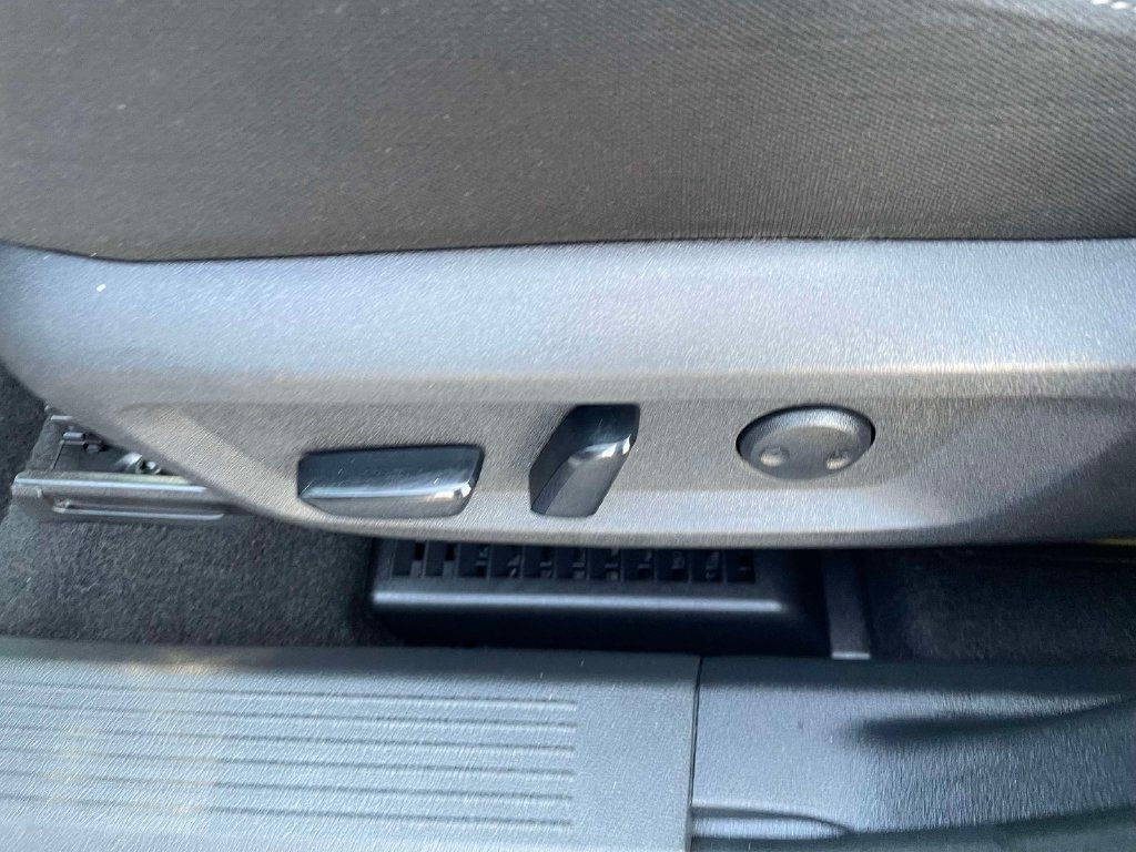 Used 2023 Nissan Rogue SV FWD image 21