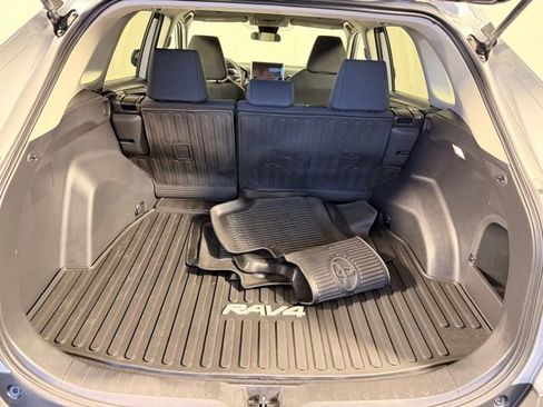 Used 2024 Toyota RAV4 LE AWD/4WD image 12