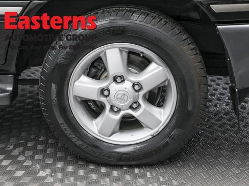 Used 2005 Toyota Land Cruiser AWD/4WD image 8