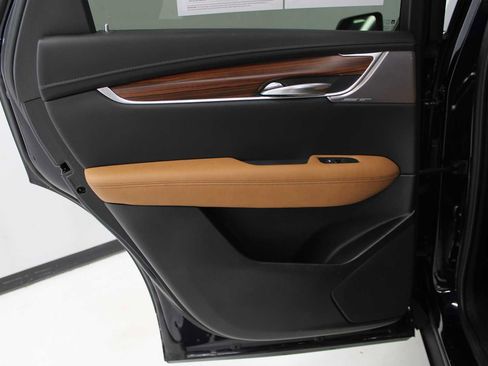 Certified 2022 Cadillac XT5 Premium Luxury w/ Technology Package image 38