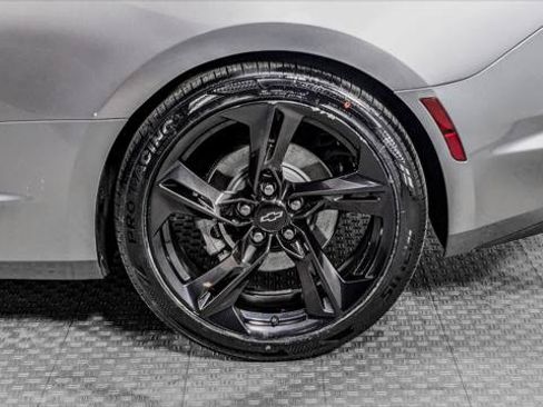 Used 2022 Chevrolet Camaro LT RWD image 31