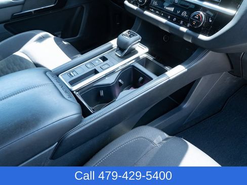 Used 2025 Nissan Pathfinder SV FWD image 43
