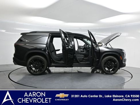 New 2026 Chevrolet Traverse LT image 3