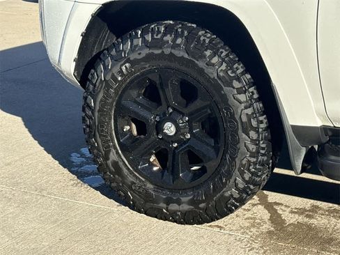 Used 2017 Toyota 4Runner SR5 image 10