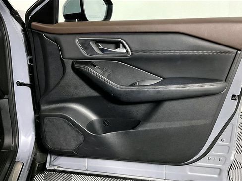 Used 2023 Nissan Rogue Platinum w/ Platinum Premium Package FWD image 24