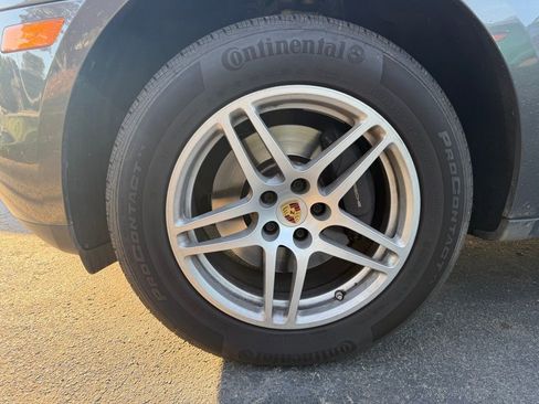 Used 2018 Porsche Macan image 8