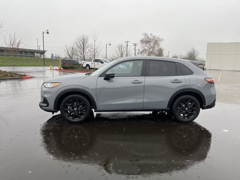 Certified 2025 Honda HR-V Sport image 2