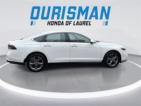 Used 2023 Honda Accord EX image 9