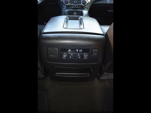 Used 2018 Chevrolet Tahoe LT w/ Luxury Package RWD image 30