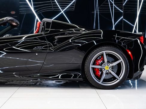 Used 2023 Ferrari F8 Tributo RWD image 18
