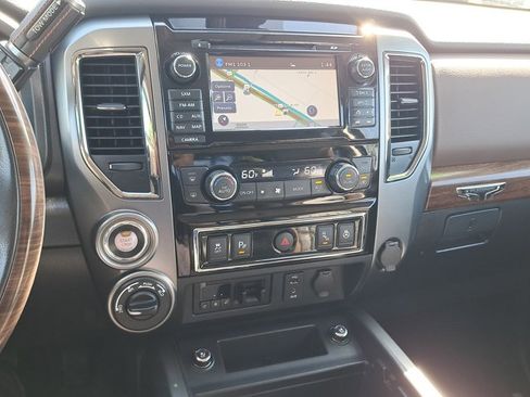 Used 2017 Nissan Titan Platinum Reserve image 31