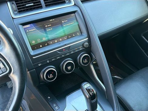 Used 2018 Jaguar E-PACE S image 28