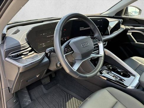 Used 2025 Audi Q5 Premium w/ Convenience Package AWD/4WD image 10
