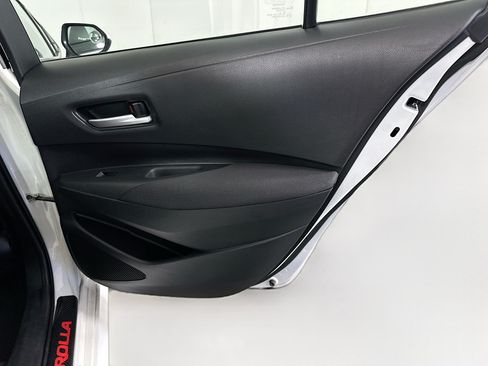 Used 2021 Toyota Corolla LE FWD image 27
