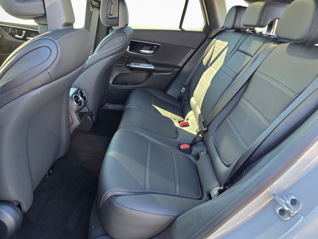 New 2027 Mercedes-Benz GLC 300 4MATIC image 17