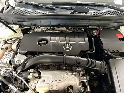Used 2022 Mercedes-Benz GLB 250 4MATIC image 31