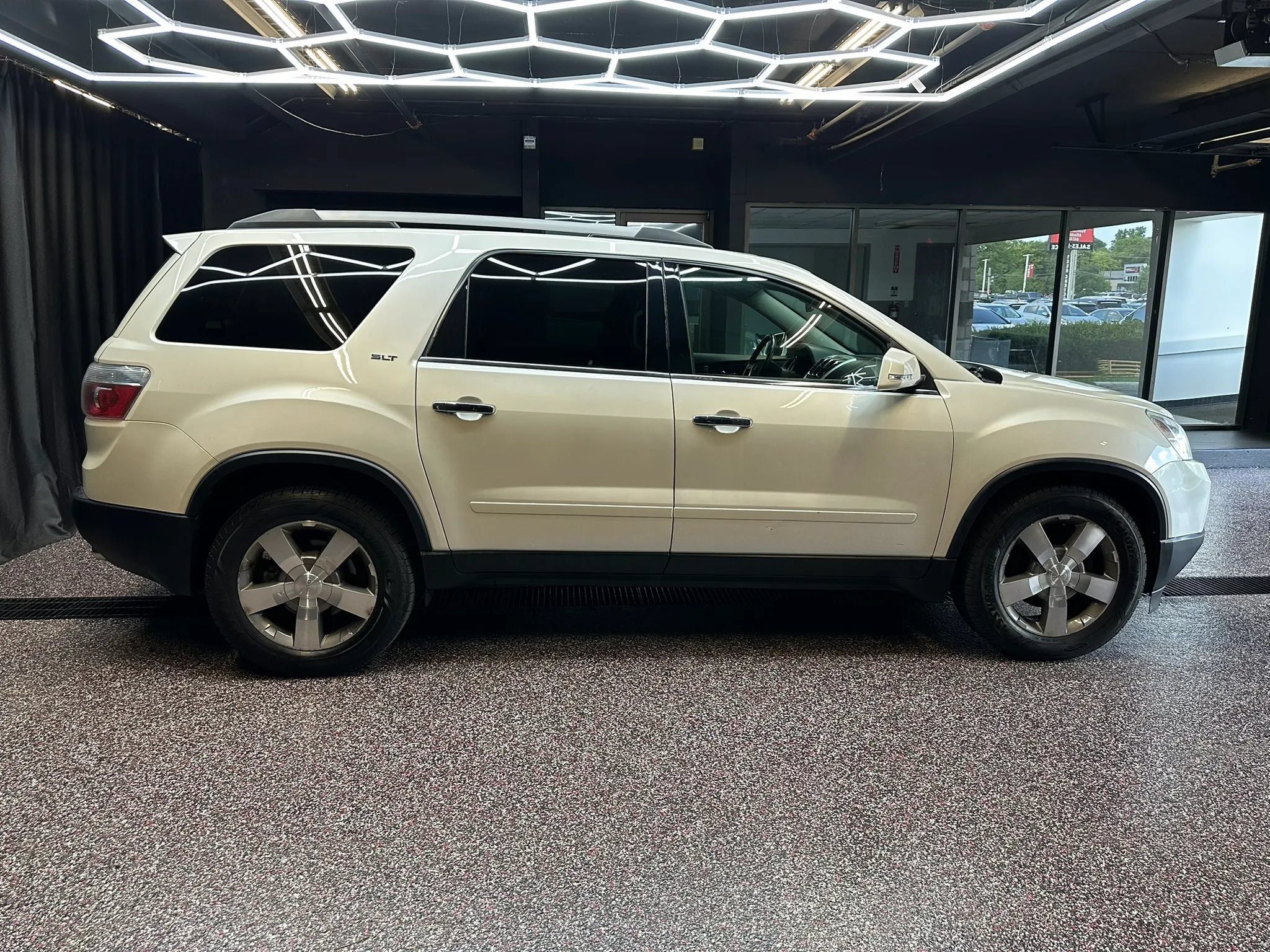 Used 2012 GMC Acadia SLT AWD/4WD image 8