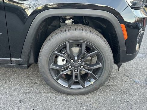 New 2025 Jeep Grand Cherokee Limited image 14