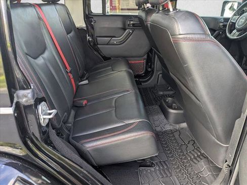 Used 2017 Jeep Wrangler Unlimited Rubicon image 18