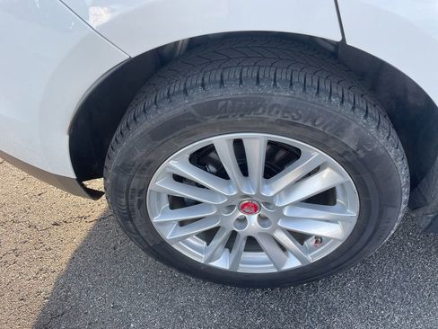 Used 2017 Jaguar F-PACE Prestige image 11