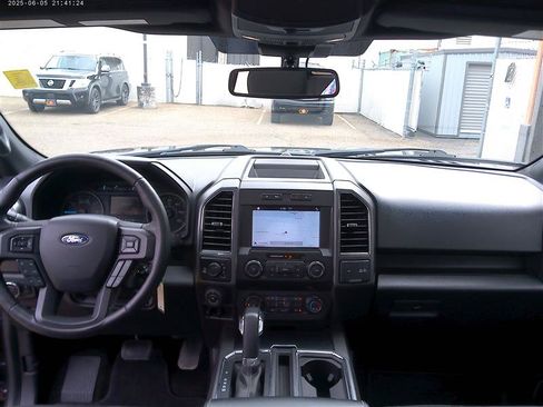 Used 2019 Ford F150 XLT w/ Equipment Group 302A Luxury AWD/4WD image 10