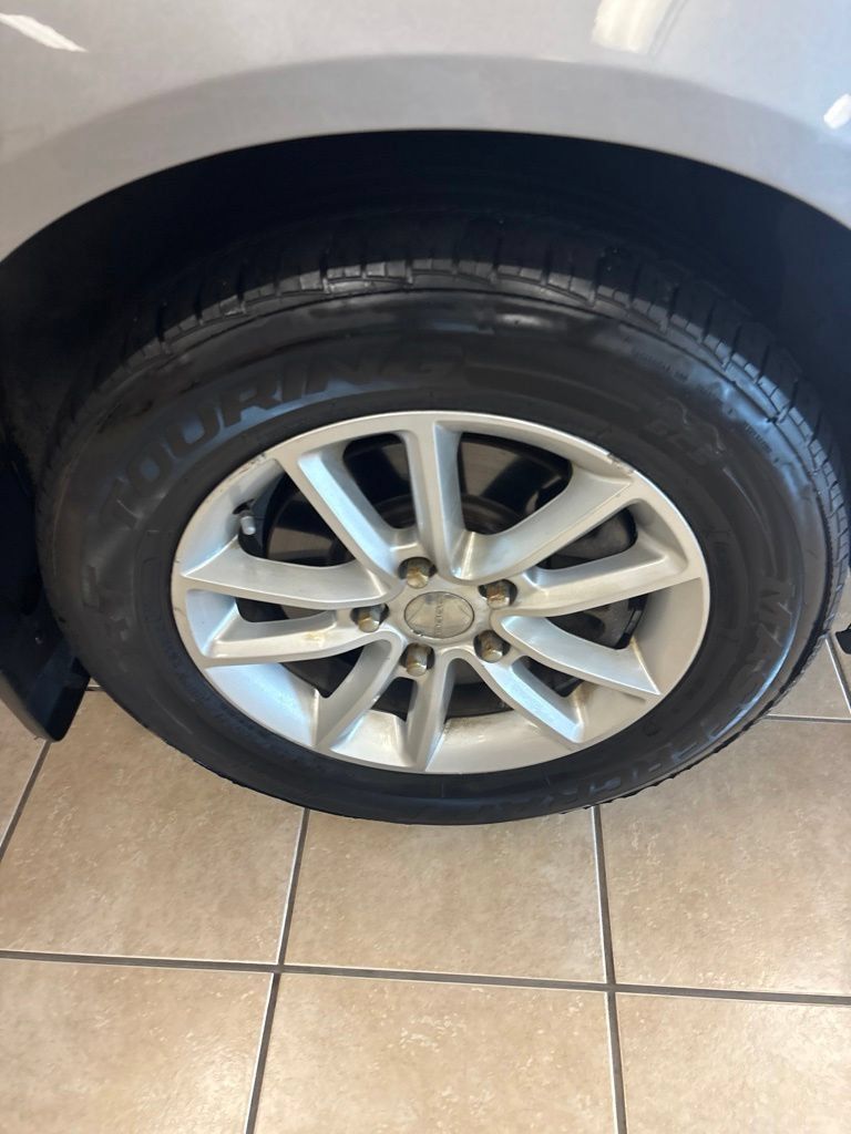 Used 2015 Dodge Grand Caravan SXT w/ UConnect Hands-Free Group FWD image 32
