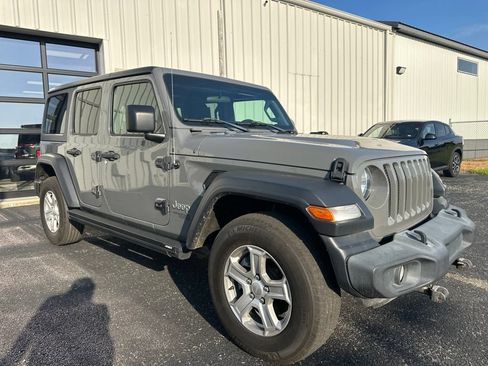 Used 2019 Jeep Wrangler Unlimited Sport S AWD/4WD image 3