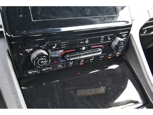 Used 2025 Jeep Grand Cherokee Altitude RWD image 25