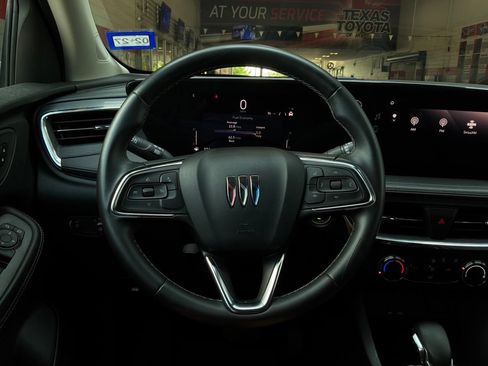 Used 2025 Buick Encore GX Preferred FWD image 31