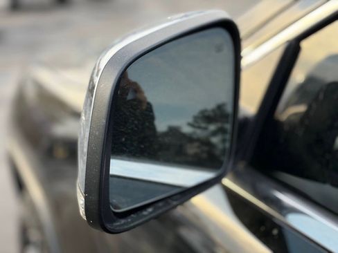 Used 2019 Jeep Grand Cherokee Limited image 9