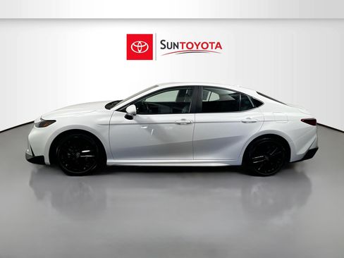 Used 2026 Toyota Camry SE FWD image 7