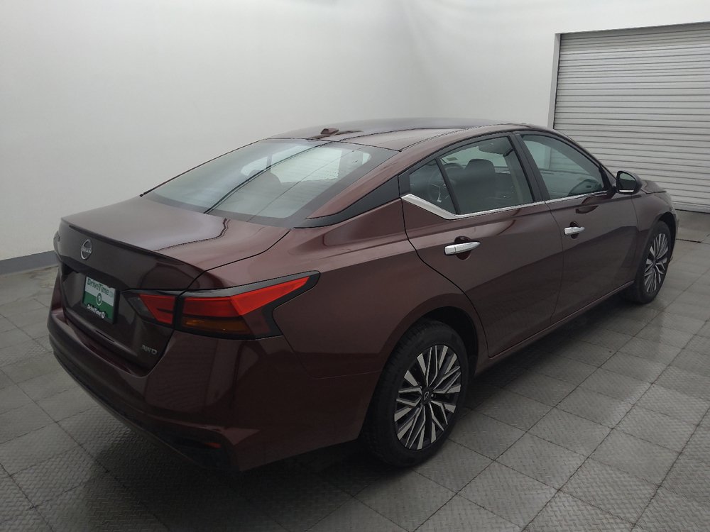 Used 2025 Nissan Altima 2.5 SV AWD/4WD image 9