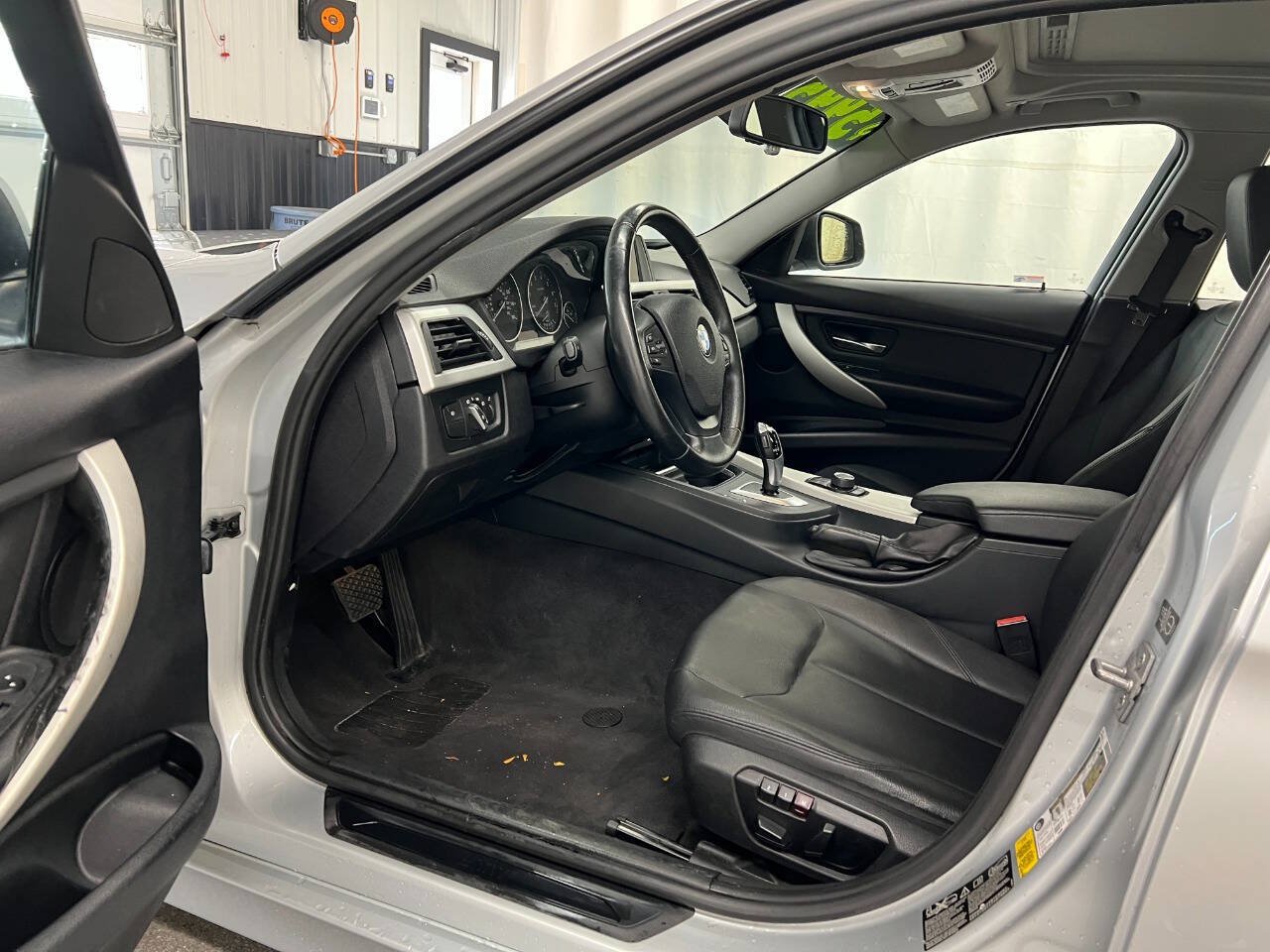 Used 2013 BMW 328i xDrive Sedan AWD/4WD image 7
