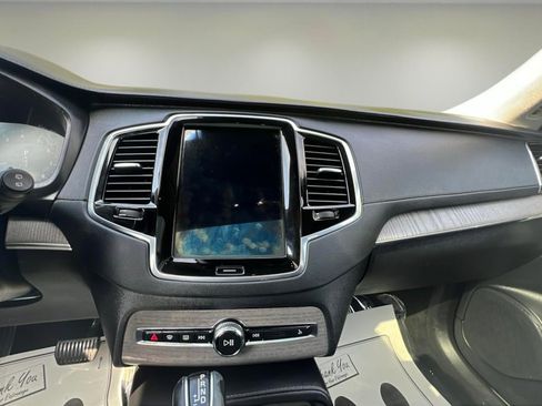 Used 2021 Volvo XC90 T6 Inscription w/ Lounge Package image 10