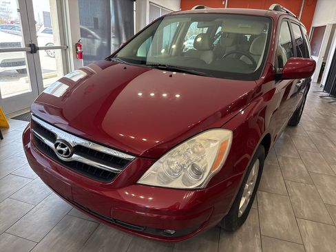 Used 2007 Hyundai Entourage GLS image 3