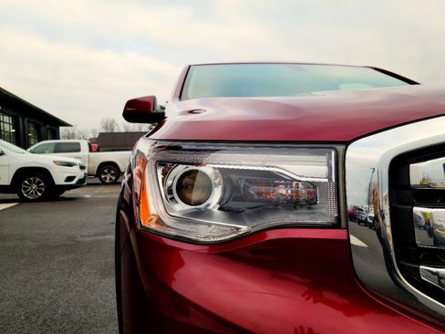 Used 2017 GMC Acadia SLT image 18