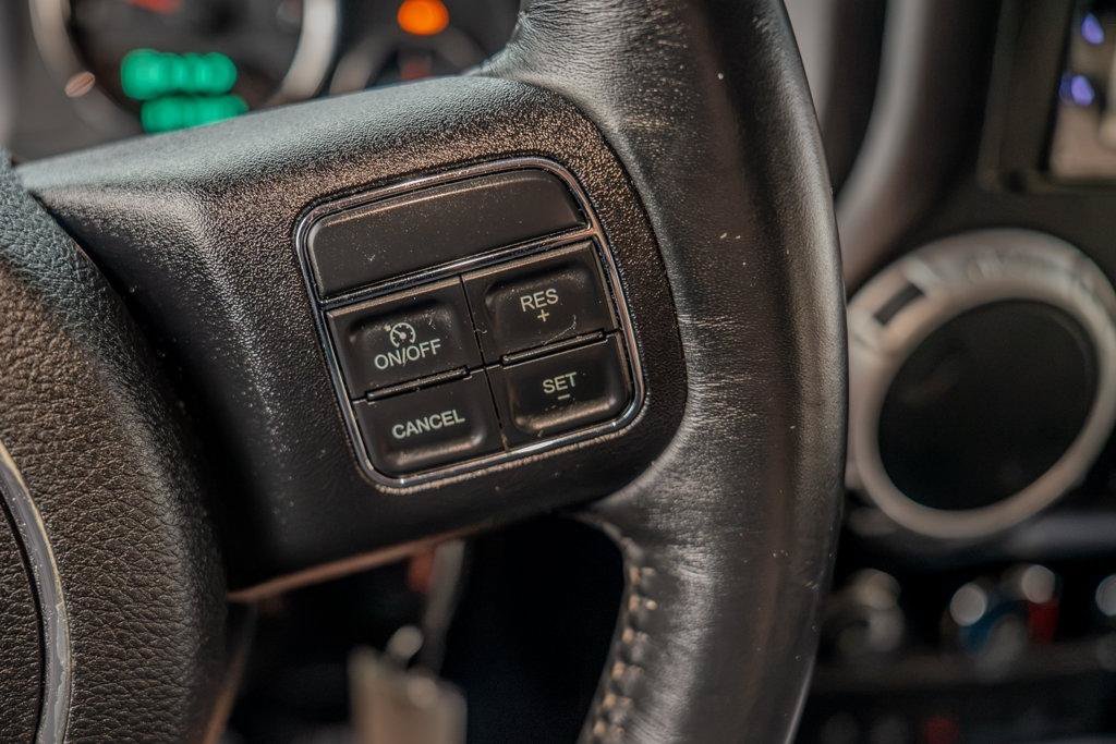 Used 2016 Jeep Wrangler Unlimited Rubicon w/ Connectivity Group AWD/4WD image 34