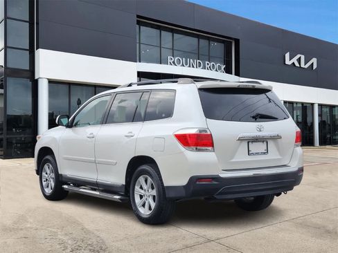 Used 2012 Toyota Highlander FWD image 6