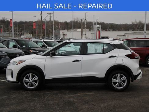 Certified 2025 Nissan Kicks Play S FWD image 11
