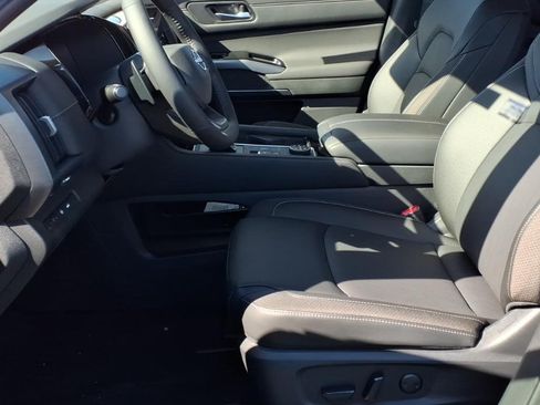 New 2026 Nissan Pathfinder SL w/ SL Premium Package (P04) AWD/4WD image 11