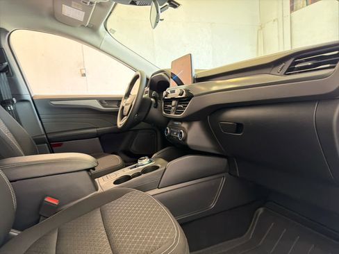 Used 2025 Ford Escape Active image 25