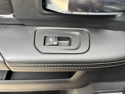 New 2026 RAM 3500 Laramie AWD/4WD image 27