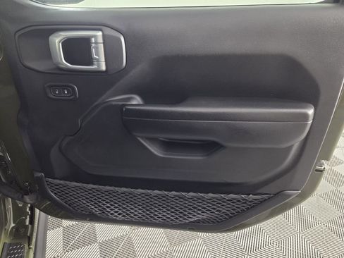 Used 2021 Jeep Wrangler Sport AWD/4WD image 31